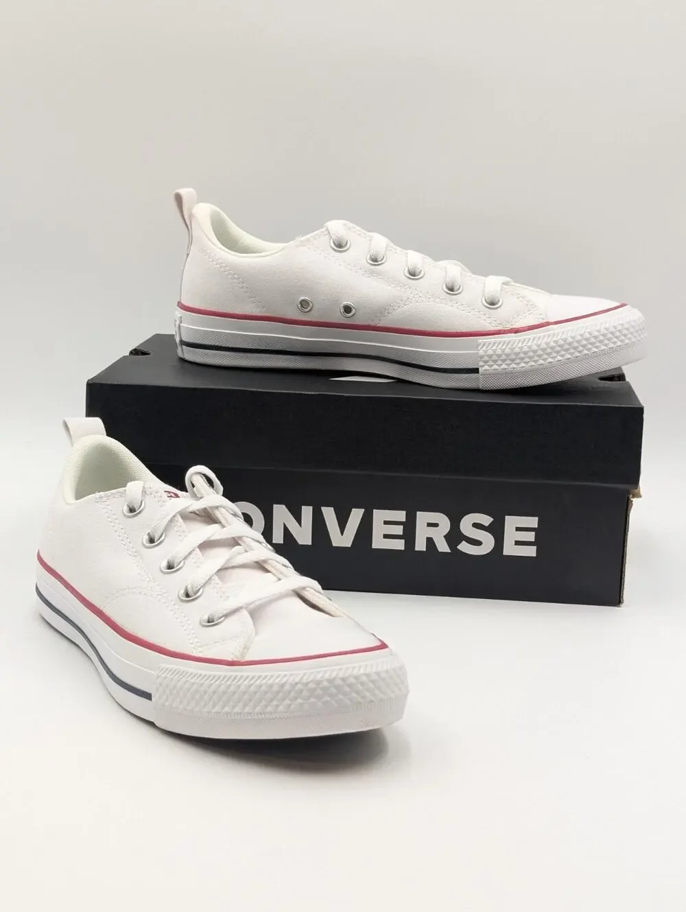 Converse Big Kid Size 6 Chuck Taylor All Star Malden Street OX Shoes White